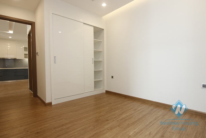Unfurnished two bedrooms apartment for rent in Vinhome Metropolis, Ba Dinh district, Ha Noi